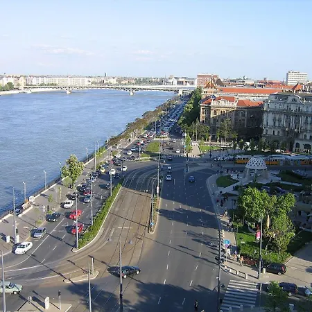 B16 Gellert * Budapest